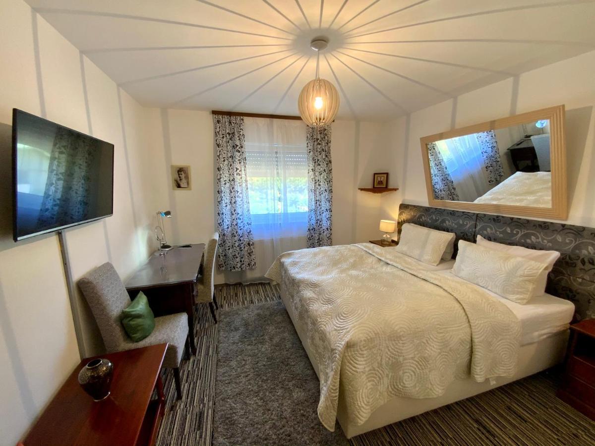 Hotel Attaché Raunheim Extérieur photo