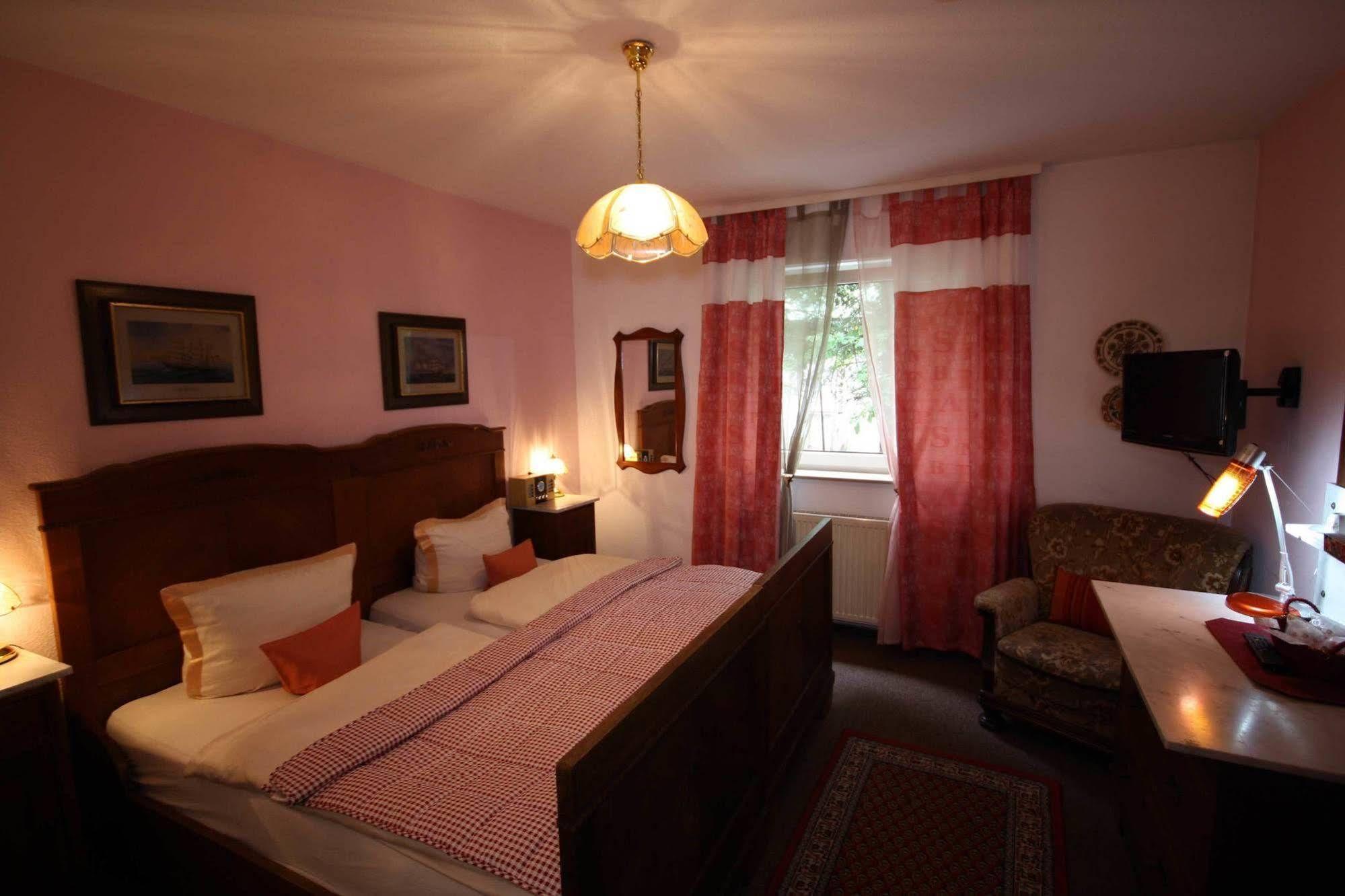 Hotel Attaché Raunheim Extérieur photo