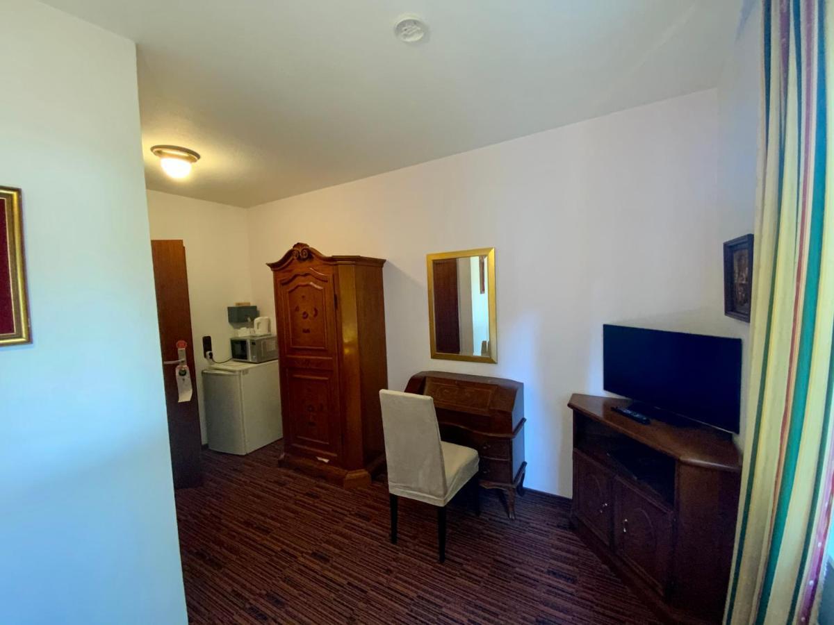Hotel Attaché Raunheim Extérieur photo