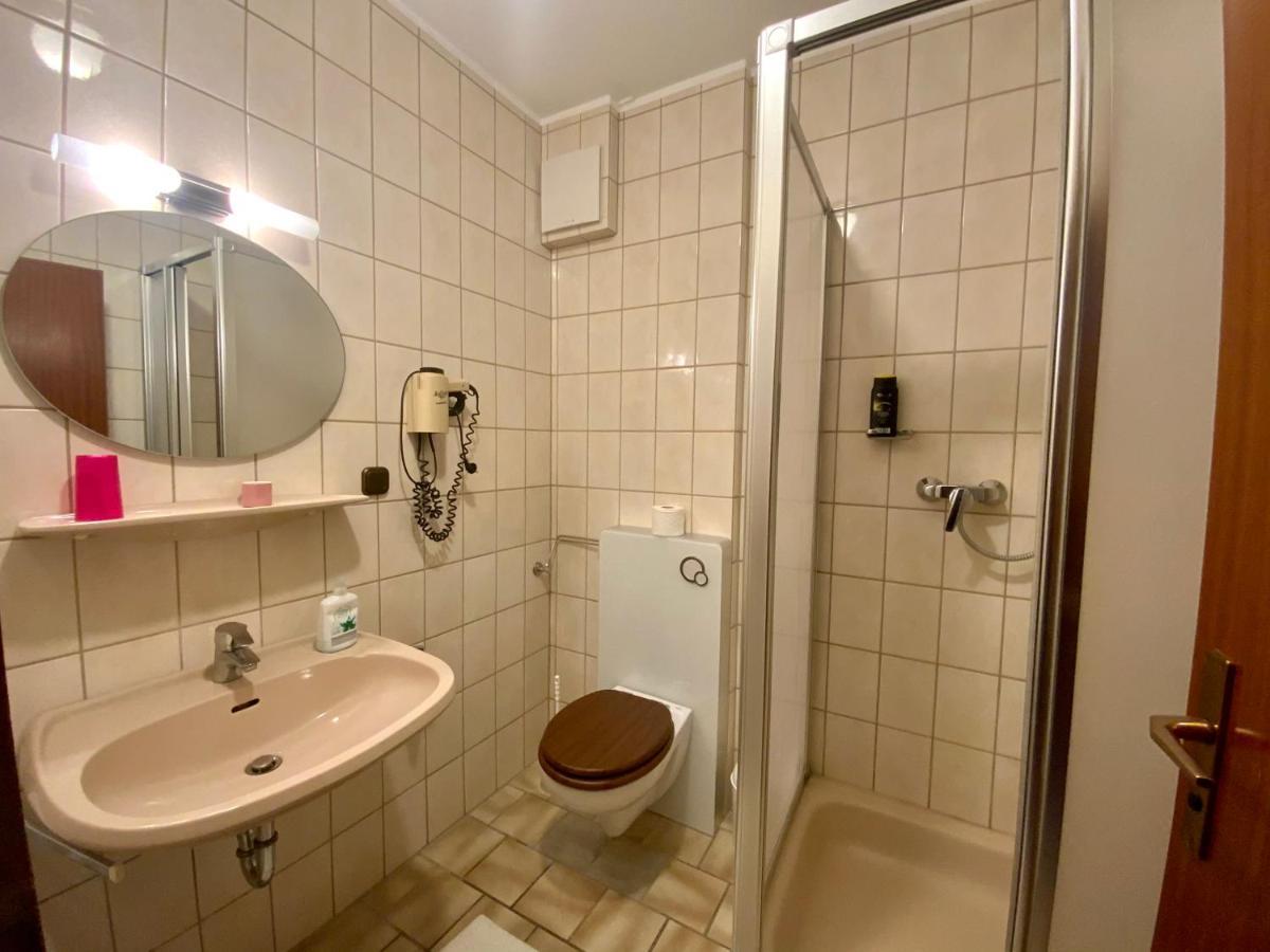Hotel Attaché Raunheim Extérieur photo
