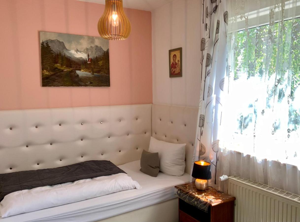 Hotel Attaché Raunheim Extérieur photo