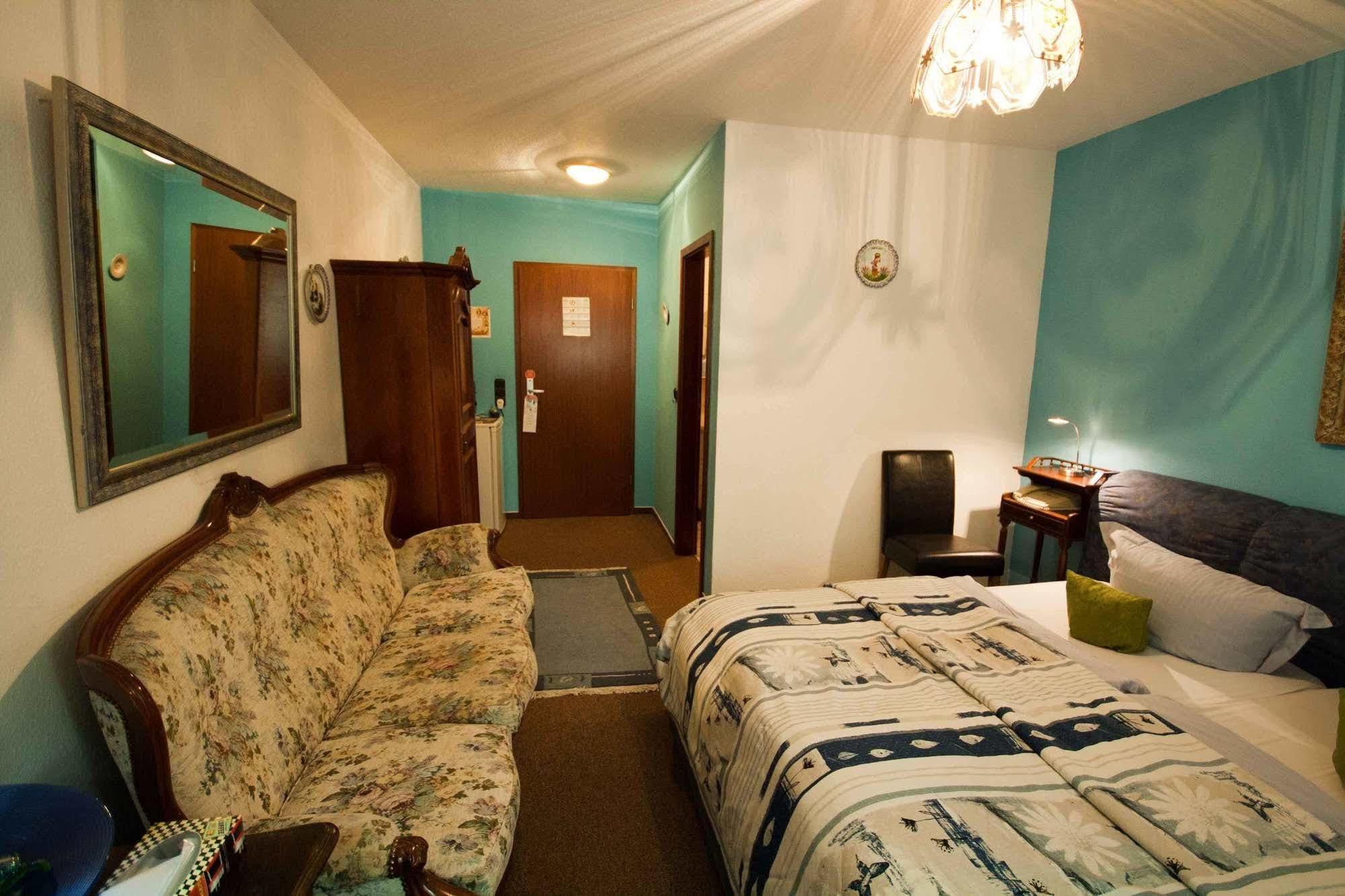 Hotel Attaché Raunheim Extérieur photo